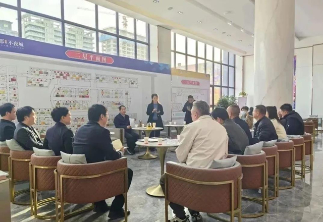 偃师区人大主任等领导莅临指导，全力保障夏都不夜城六月底投入运营